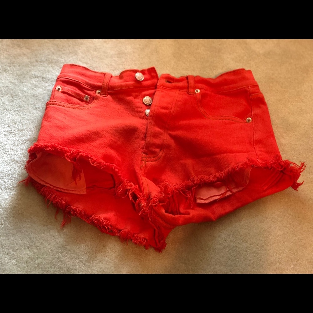🔥orange cotton fringe booty shorts
lightly used
